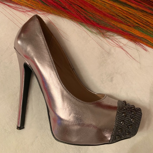 Fun Studded Pumps - Picture 3 of 4